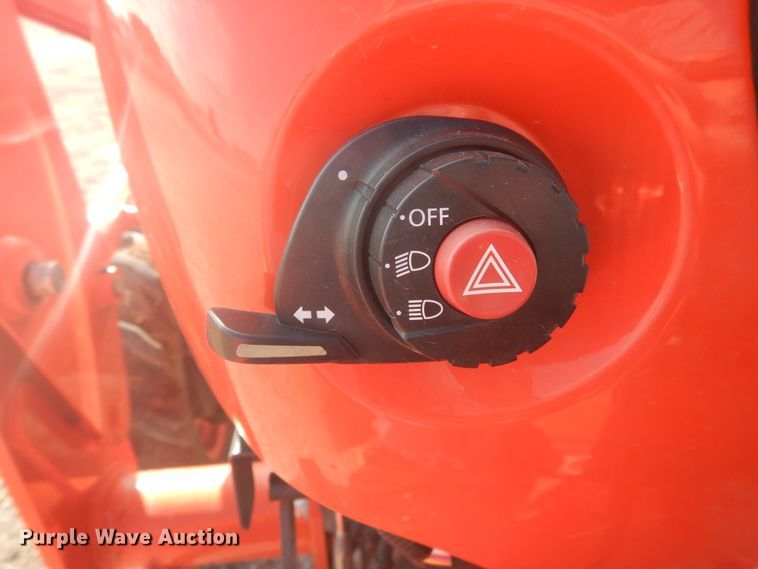 image for item DI3557 2018 Kubota L4701  MFWD tractor