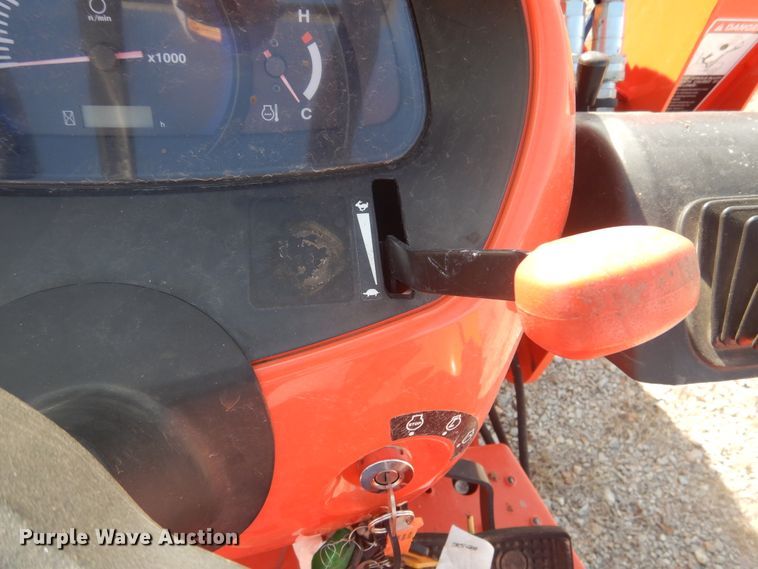 image for item DI3557 2018 Kubota L4701  MFWD tractor