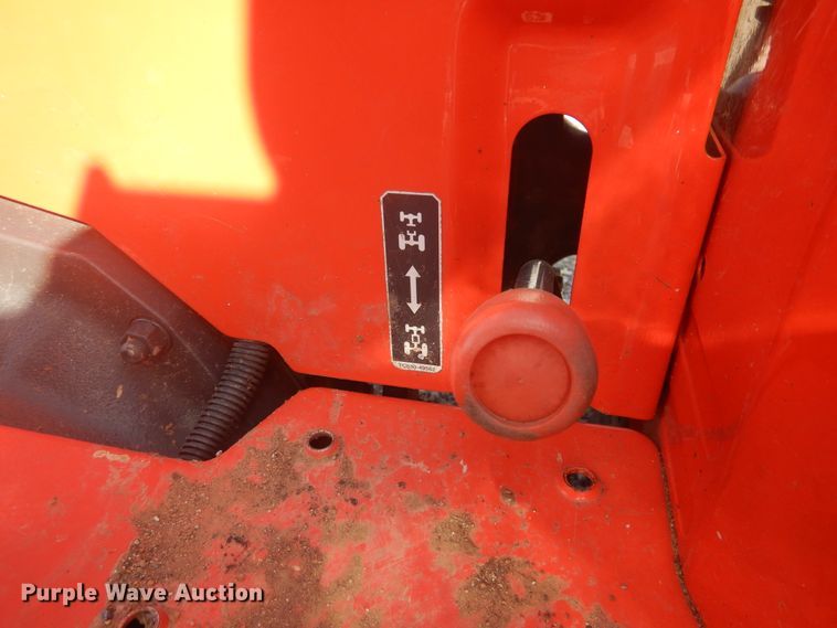 image for item DI3557 2018 Kubota L4701  MFWD tractor