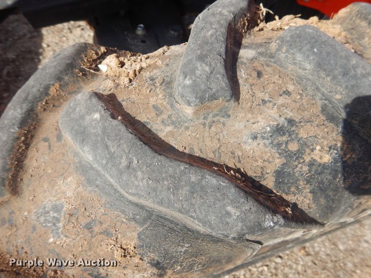 image for item DI3557 2018 Kubota L4701  MFWD tractor