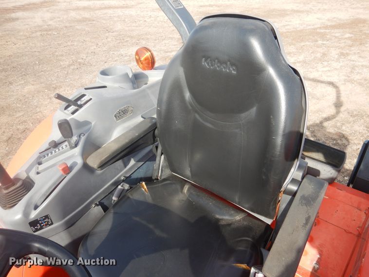 image for item DI3561 2017 Kubota L6060  MFWD tractor