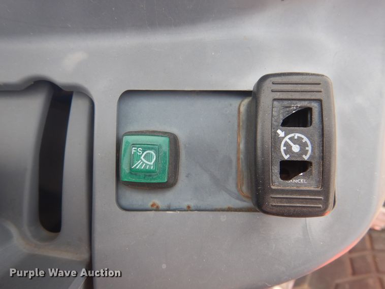 image for item DI3561 2017 Kubota L6060  MFWD tractor