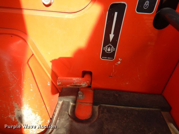 image for item DI3561 2017 Kubota L6060  MFWD tractor