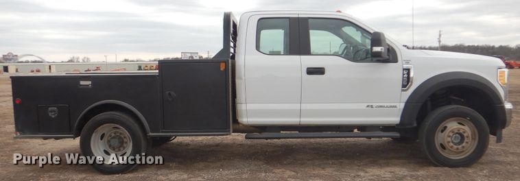 image for item DI3602 2017 Ford F450 Super Duty XL  SuperCab flatbed truck