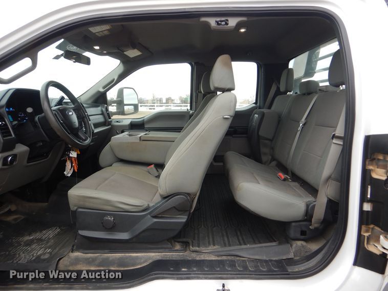 image for item DI3602 2017 Ford F450 Super Duty XL  SuperCab flatbed truck