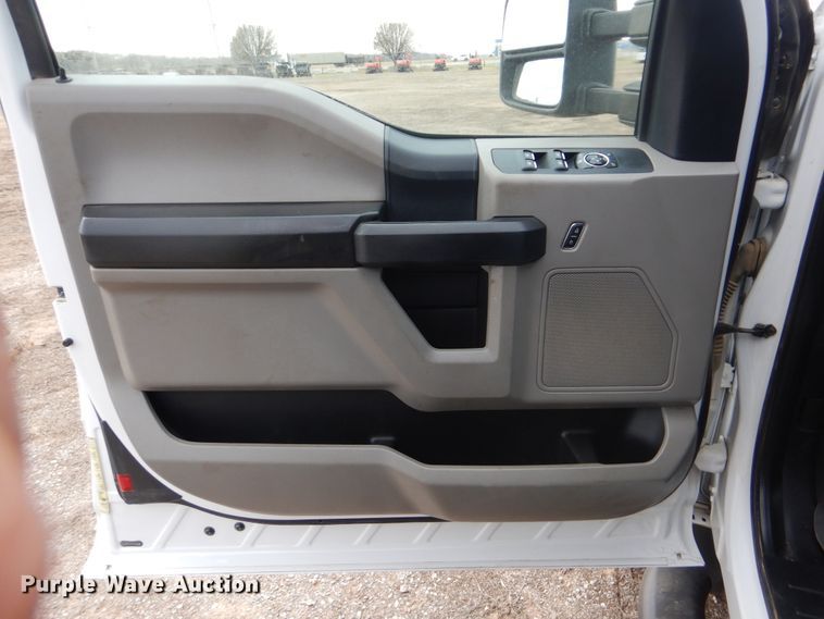 image for item DI3602 2017 Ford F450 Super Duty XL  SuperCab flatbed truck