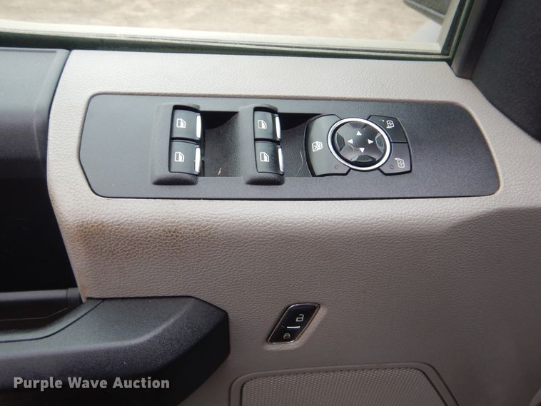 image for item DI3602 2017 Ford F450 Super Duty XL  SuperCab flatbed truck