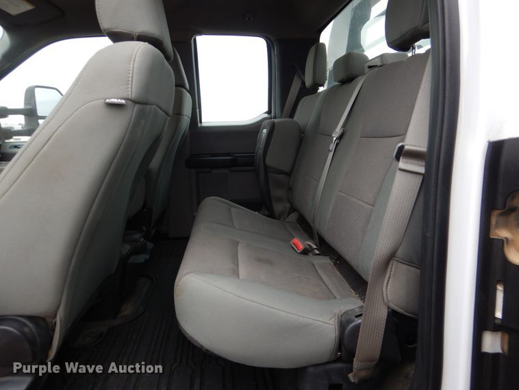 image for item DI3602 2017 Ford F450 Super Duty XL  SuperCab flatbed truck