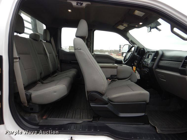 image for item DI3602 2017 Ford F450 Super Duty XL  SuperCab flatbed truck