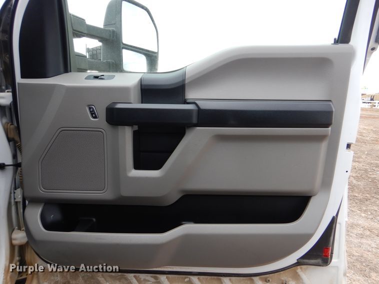 image for item DI3602 2017 Ford F450 Super Duty XL  SuperCab flatbed truck