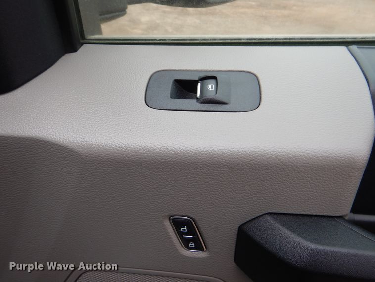 image for item DI3602 2017 Ford F450 Super Duty XL  SuperCab flatbed truck