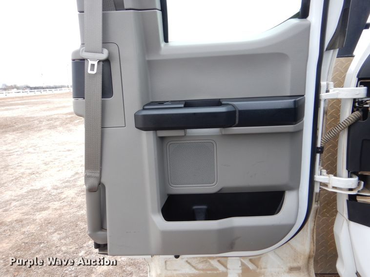 image for item DI3602 2017 Ford F450 Super Duty XL  SuperCab flatbed truck