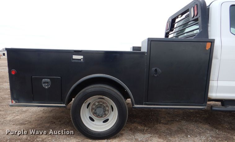 image for item DI3602 2017 Ford F450 Super Duty XL  SuperCab flatbed truck