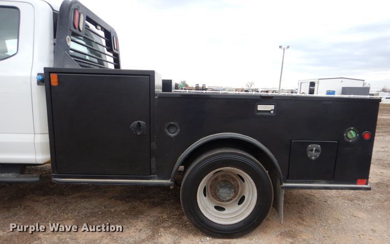 image for item DI3602 2017 Ford F450 Super Duty XL  SuperCab flatbed truck