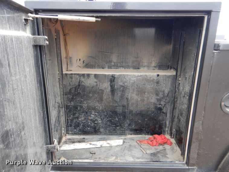 image for item DI3602 2017 Ford F450 Super Duty XL  SuperCab flatbed truck