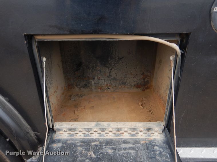 image for item DI3602 2017 Ford F450 Super Duty XL  SuperCab flatbed truck