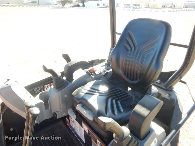 image for item DJ2059 2019 Kubota U27-4  mini excavator