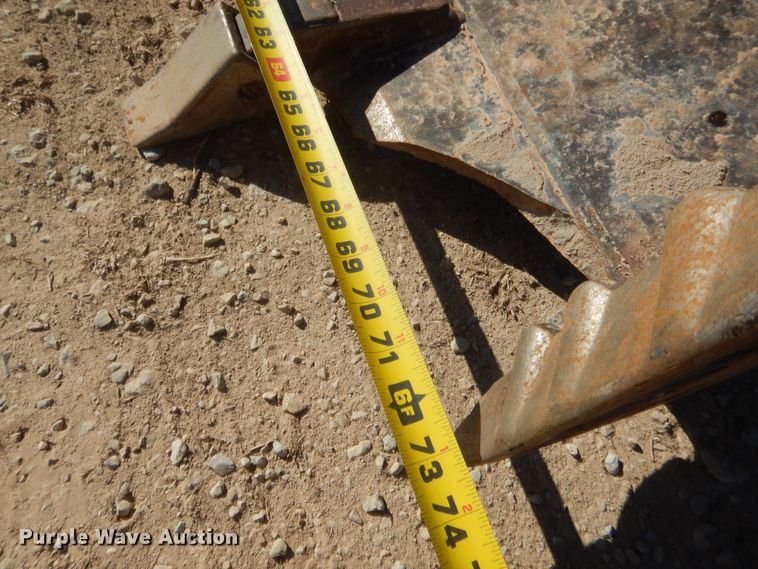 image for item DJ2063 2018 Kubota SSV75  skid steer loader