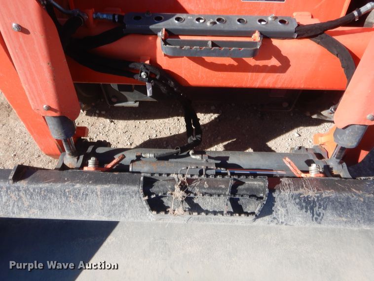 image for item DJ2064 2017 Kubota SSV75  skid steer loader