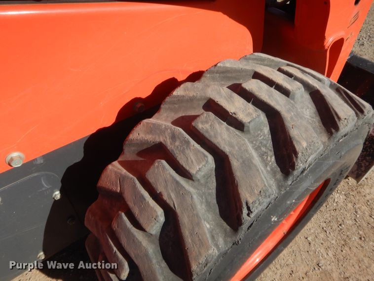 image for item DJ2064 2017 Kubota SSV75  skid steer loader