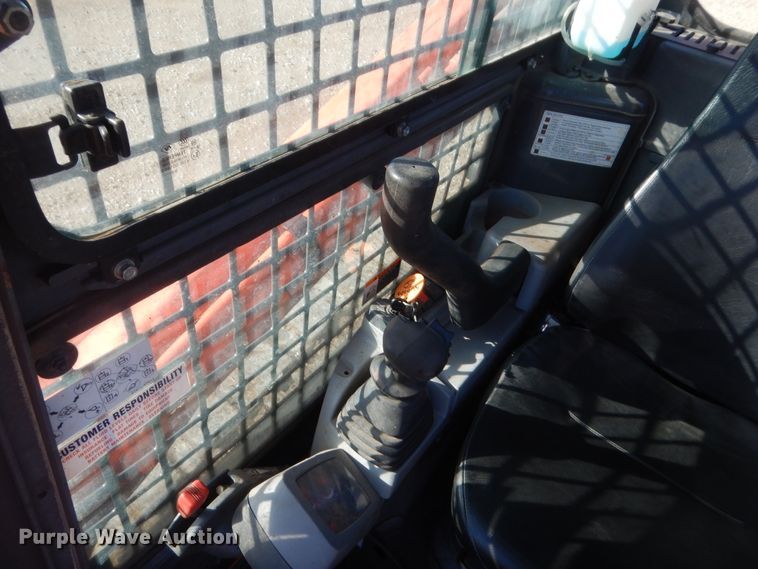 image for item DJ2117 2017 Kubota SVL75-2  tracked skid steer loader