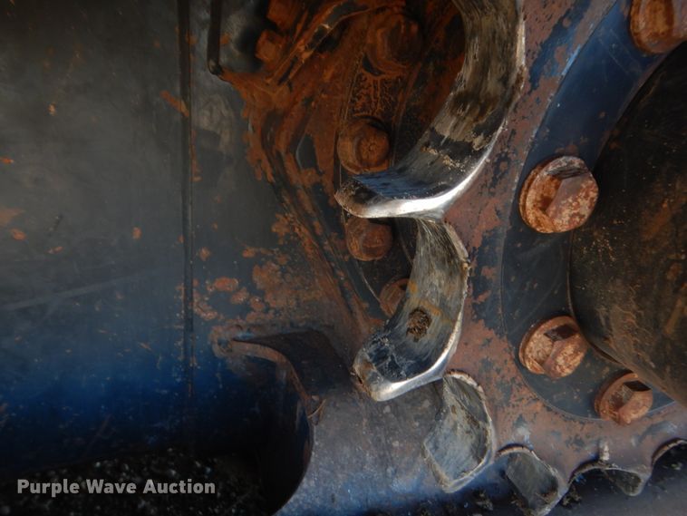 image for item DJ2117 2017 Kubota SVL75-2  tracked skid steer loader