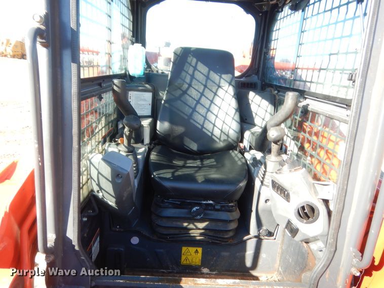 image for item DJ2131 Kubota SVL95  tracked skid steer loader