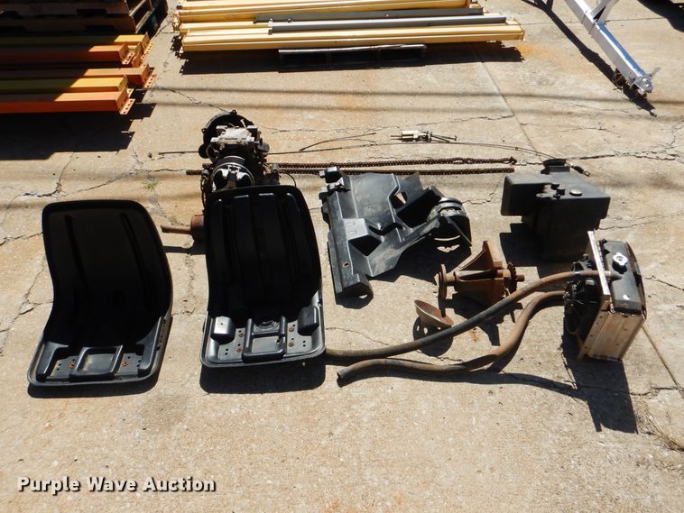 image for item AE9728 John Deere Gator  utility vehicle