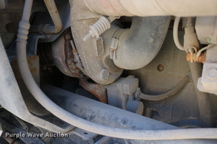 image for item DD6153 2007 International 4300  truck cab and chassis