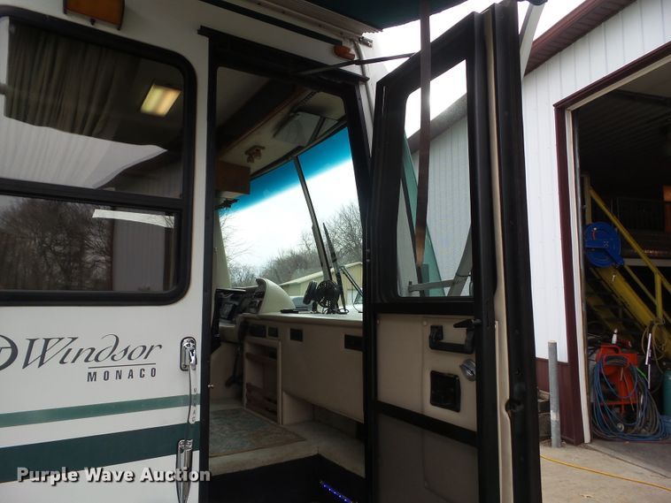 image for item DF0960 1997 Monaco Windsor  RV