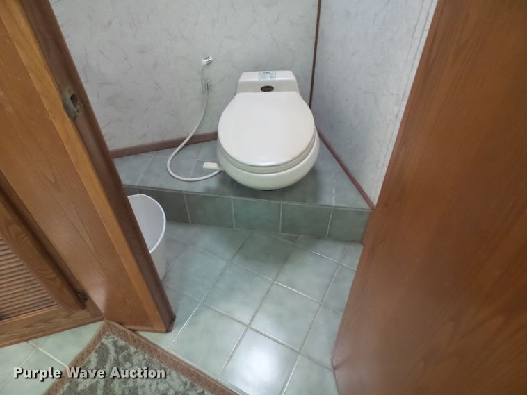 image for item DF0960 1997 Monaco Windsor  RV