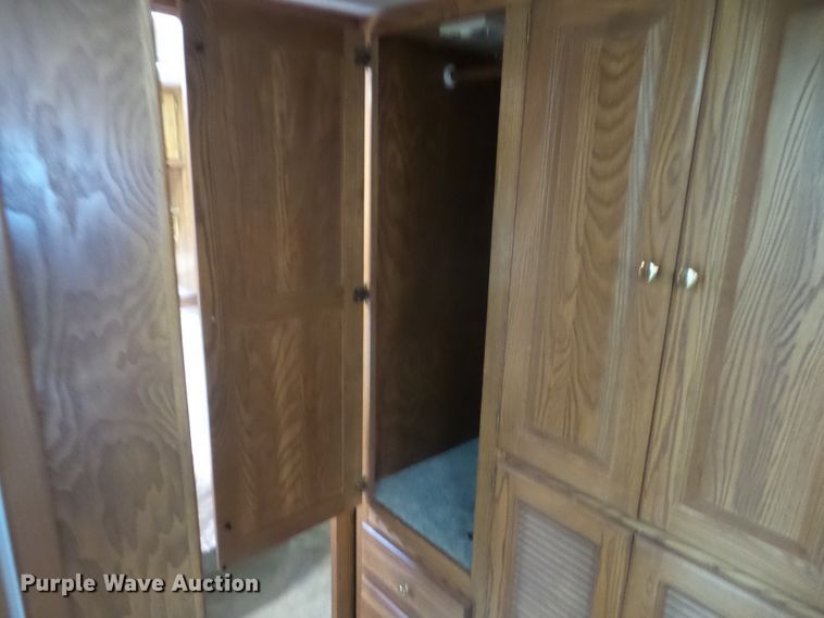 image for item DF0960 1997 Monaco Windsor  RV