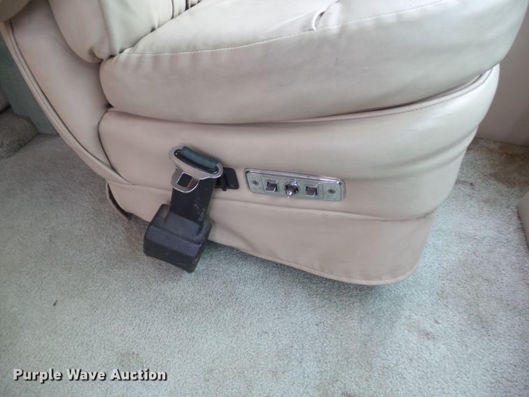 image for item DF0960 1997 Monaco Windsor  RV