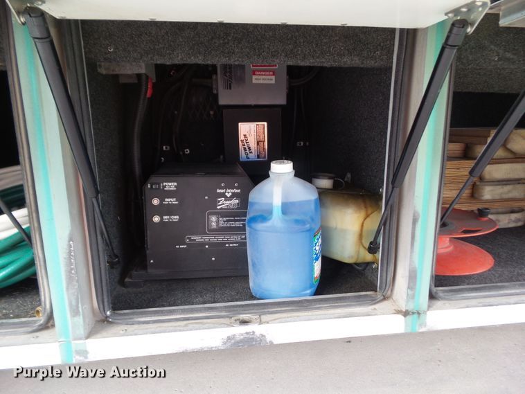 image for item DF0960 1997 Monaco Windsor  RV