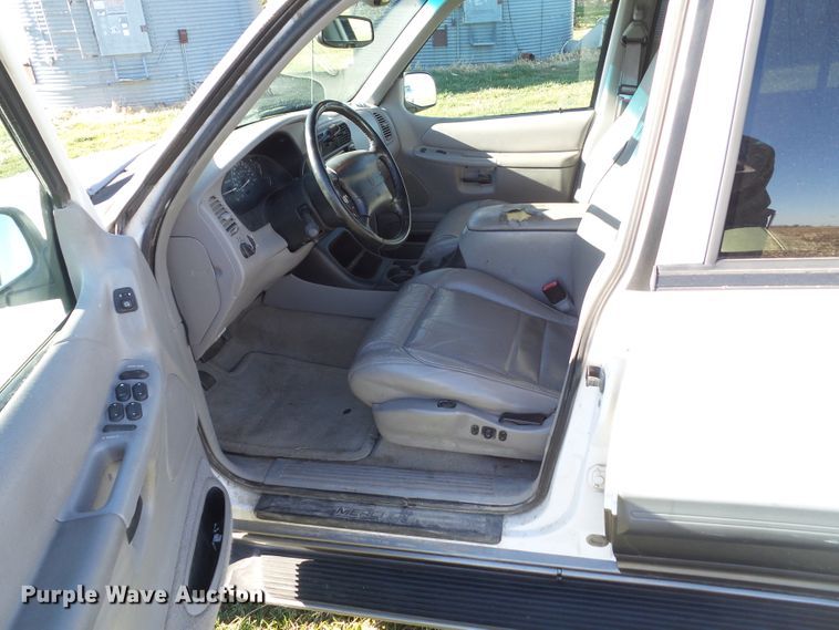 image for item DF0974 1998 Mercury Mountaineer  SUV