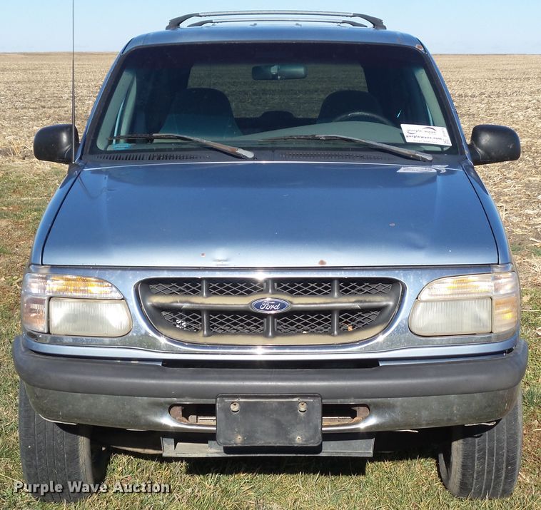 image for item DF0975 1998 Ford Explorer XLT  SUV