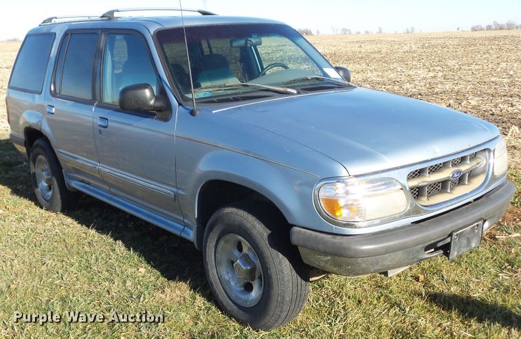 image for item DF0975 1998 Ford Explorer XLT  SUV