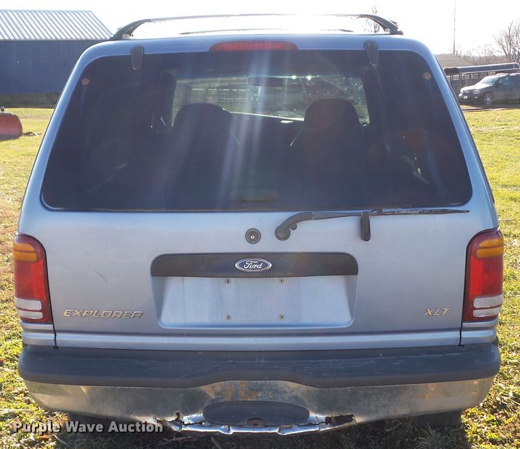 image for item DF0975 1998 Ford Explorer XLT  SUV