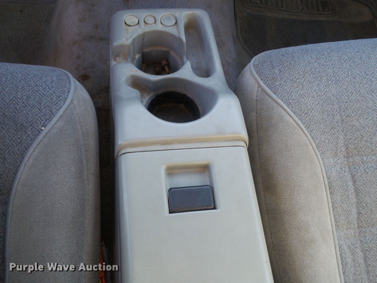 image for item DF0975 1998 Ford Explorer XLT  SUV