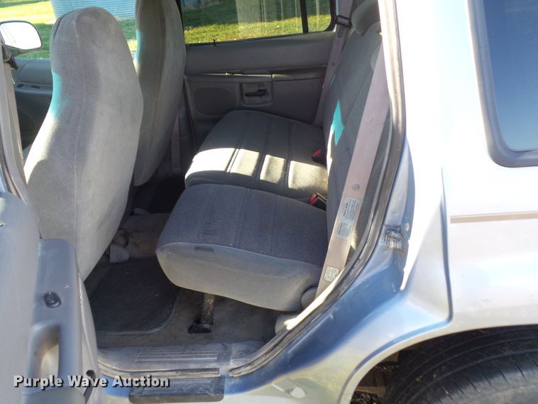 image for item DF0975 1998 Ford Explorer XLT  SUV
