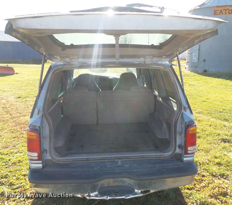 image for item DF0975 1998 Ford Explorer XLT  SUV