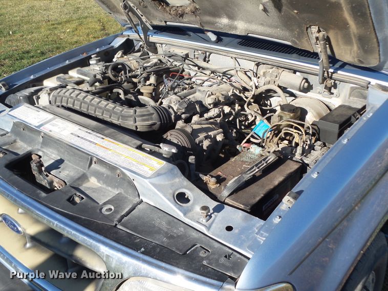 image for item DF0975 1998 Ford Explorer XLT  SUV