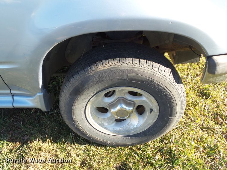 image for item DF0975 1998 Ford Explorer XLT  SUV