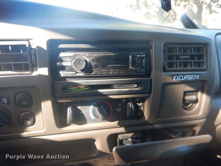 image for item DG4648 2000 Ford Excursion Limited  SUV