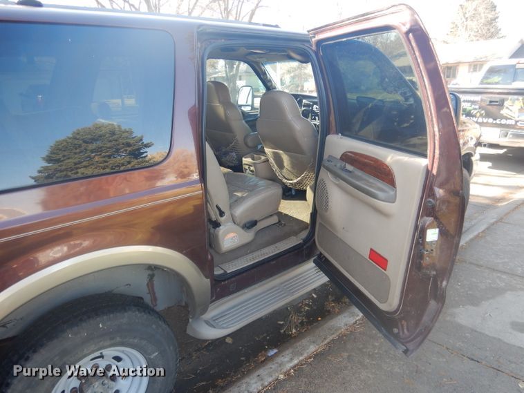 image for item DG4648 2000 Ford Excursion Limited  SUV