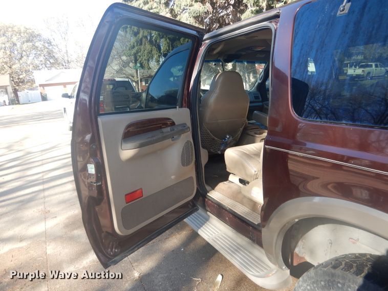 image for item DG4648 2000 Ford Excursion Limited  SUV