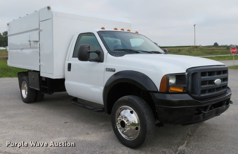 image for item DH1184 2006 Ford F550 Super Duty XL  chipper truck