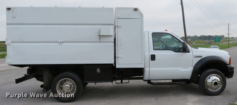 image for item DH1184 2006 Ford F550 Super Duty XL  chipper truck
