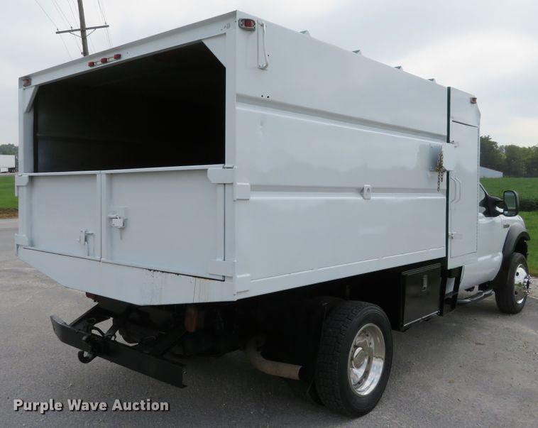 image for item DH1184 2006 Ford F550 Super Duty XL  chipper truck