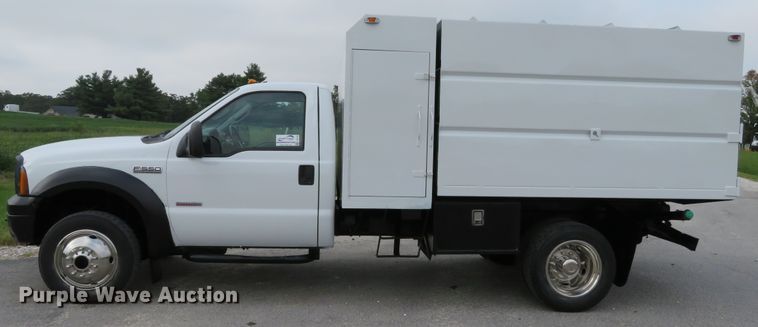image for item DH1184 2006 Ford F550 Super Duty XL  chipper truck
